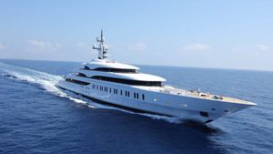 cruising mega-yacht