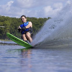 slalom water ski