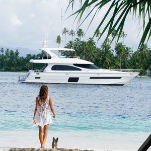 cruising motor yacht