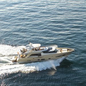 cruising motor yacht