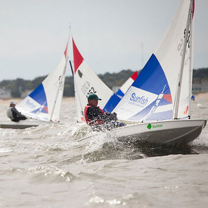 single-handed sailing dinghy