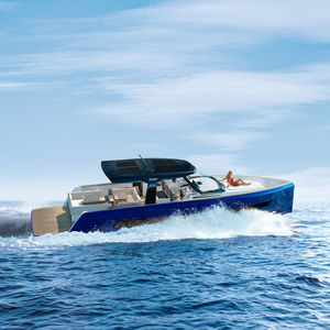 inboard express cruiser