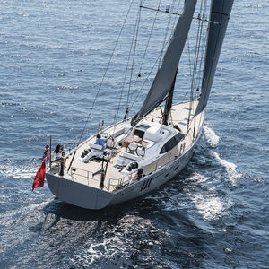 cruising sailing yacht