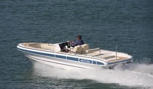 inboard center console boat