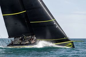 racing sailing yacht 1
