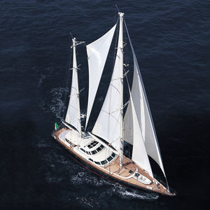 cruising sailing super-yacht