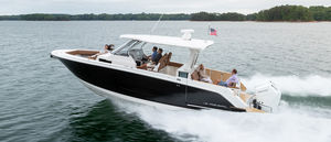 twin-engine express cruiser