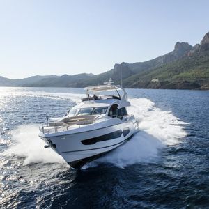 cruising motor yacht