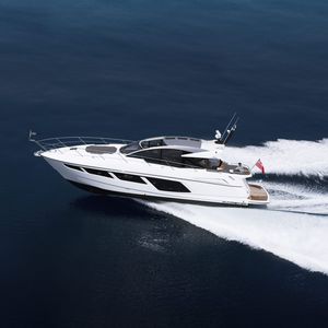 cruising motor yacht