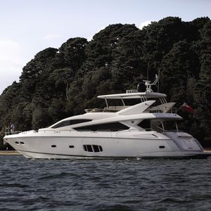 cruising motor yacht