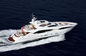 sport super-yacht