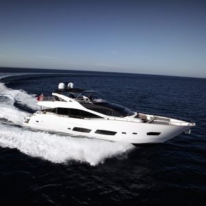 cruising motor yacht