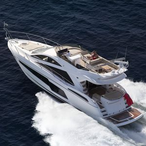 cruising motor yacht