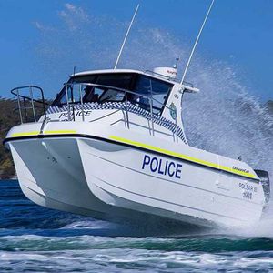 patrol boat / catamaran / outboard