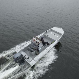outboard bay boat