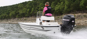 outboard bay boat