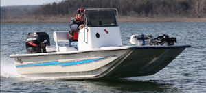outboard bay boat