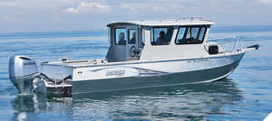 outboard cruising fishing boat / 10-person max.