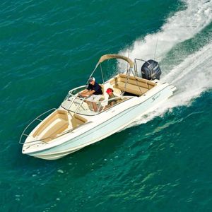 outboard runabout