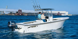 outboard center console boat