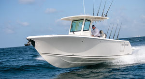 outboard center console boat