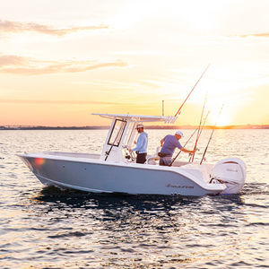 outboard center console boat