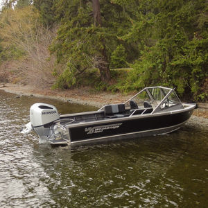 outboard runabout