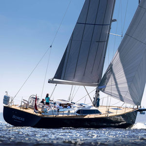 cruising sailing yacht