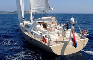 cruising sailing yacht