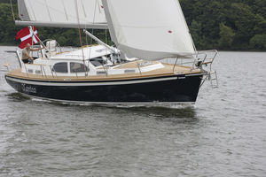 cruising sailboat