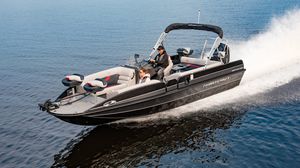 outboard deck boat