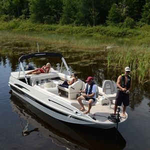 outboard deck boat