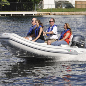 outboard inflatable boat / rigid / side console / for fishing