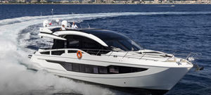 cruising motor yacht 1