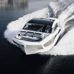 inboard express cruiser