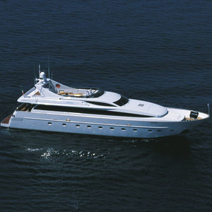 cruising super-yacht 1