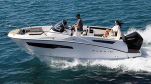 outboard center console boat