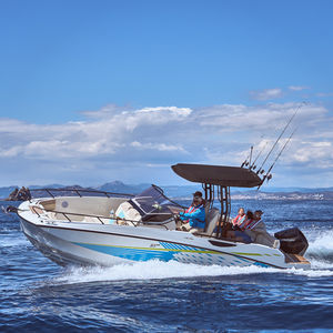 outboard center console boat