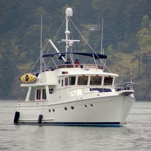 cruising motor yacht 1
