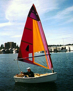 single-handed sailing dinghy