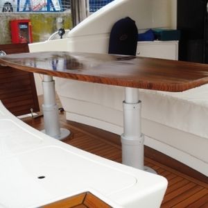 adjustable boat table pedestal