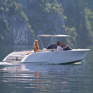 inboard runabout / electric / dual-console / open