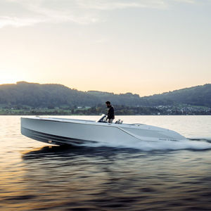 inboard runabout