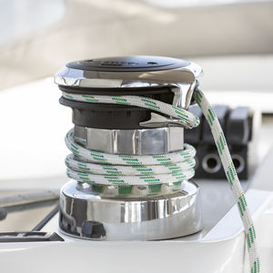 self-tailing sailboat winch