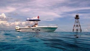 outboard center console boat