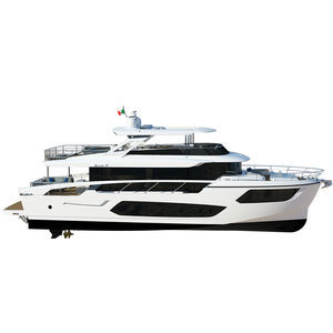 cruising motor yacht