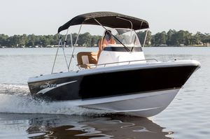 outboard center console boat