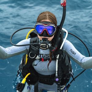 UV protection dive mask 1