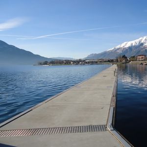 floating breakwater