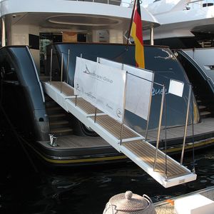 yacht gangway / telescopic / retractable / rotating